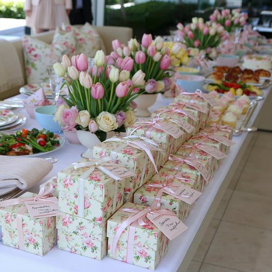 How to Prepare the Room for April 7: Decor, Food, Tableware, Outfits & Gifts