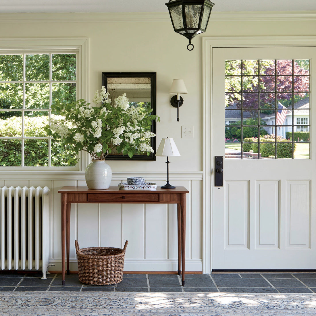 10 Mid-Century Modern Entryway Decor Ideas